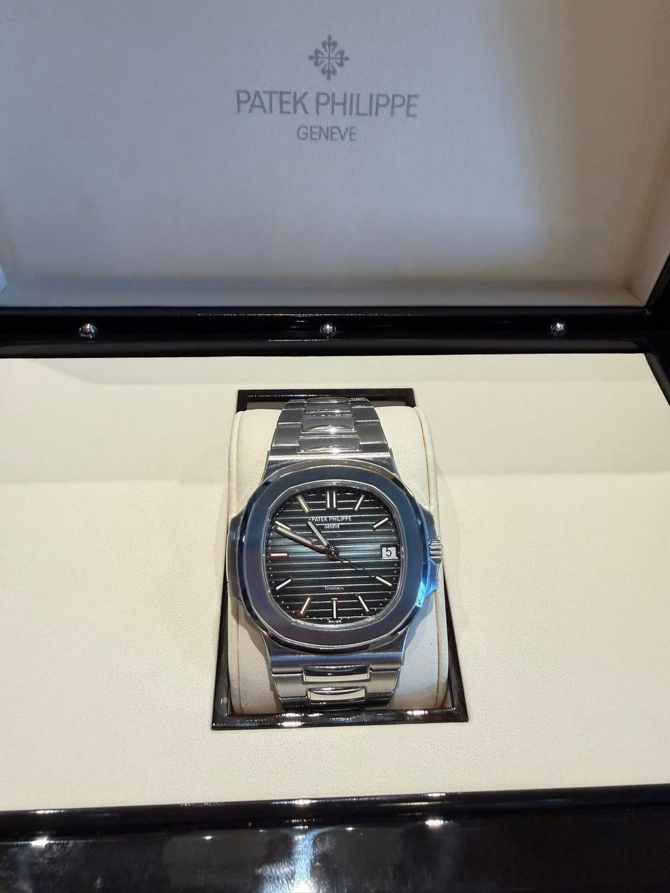 Patek Philippe Nautilus 5711/1A-010